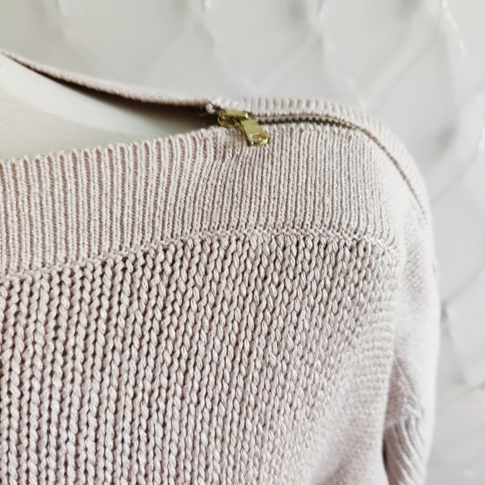 • GAP Knit Pullover Top  • Light Mauve • Gold Zippers • Size Small - Picture 2 of 4
